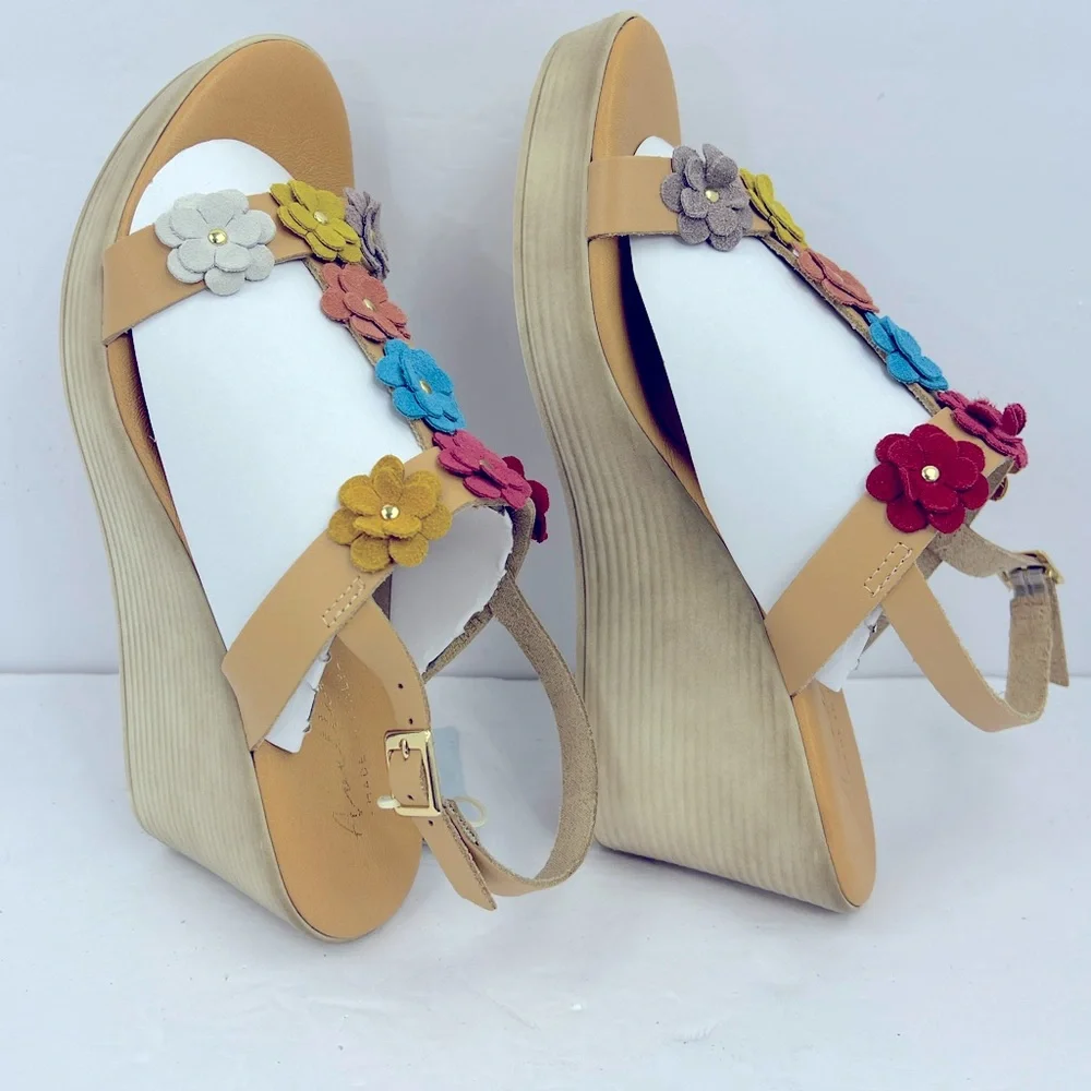 AVELLINI GENUINE LEATHER COLORFUL FLORAL PLATFORM, TAN STRAPS, ITALIAN, SIZE9